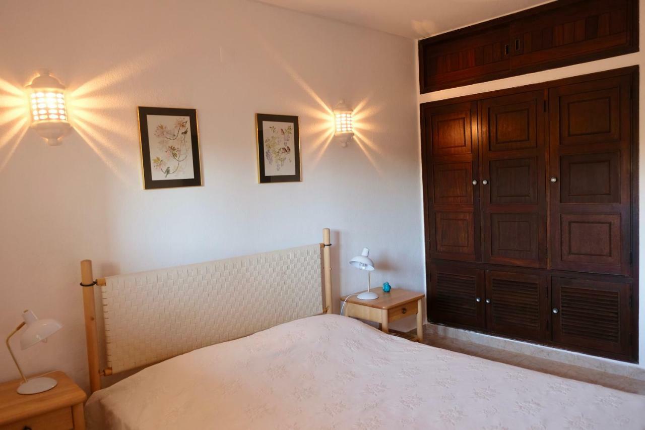 Apartment Peaceful & Spacious With Parking & Queen Bed